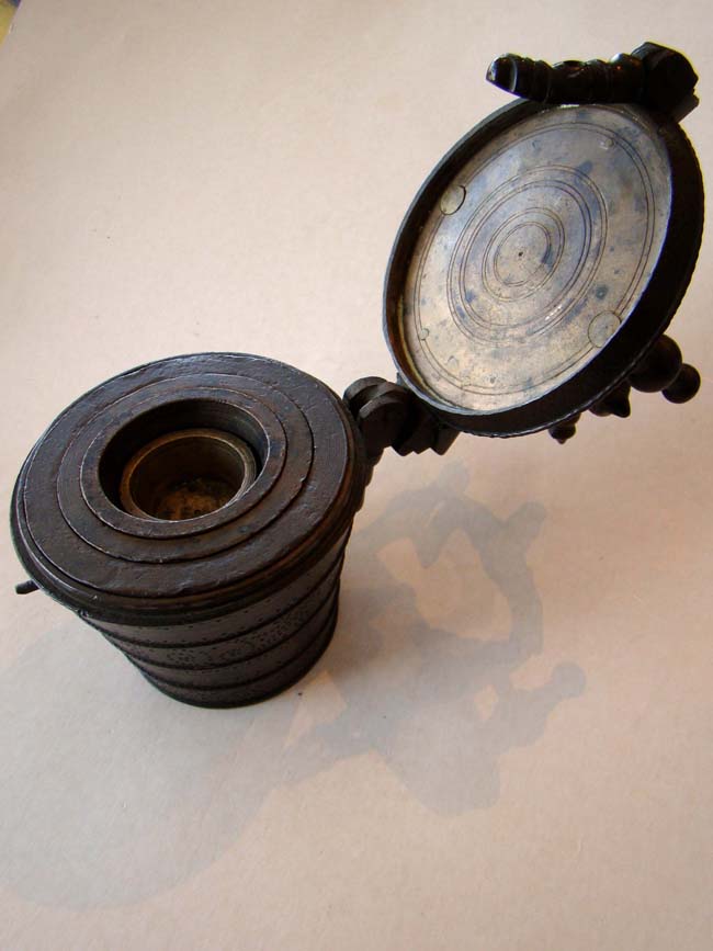 A bronze nest of weights, German, circa 1660-1720 — image 5